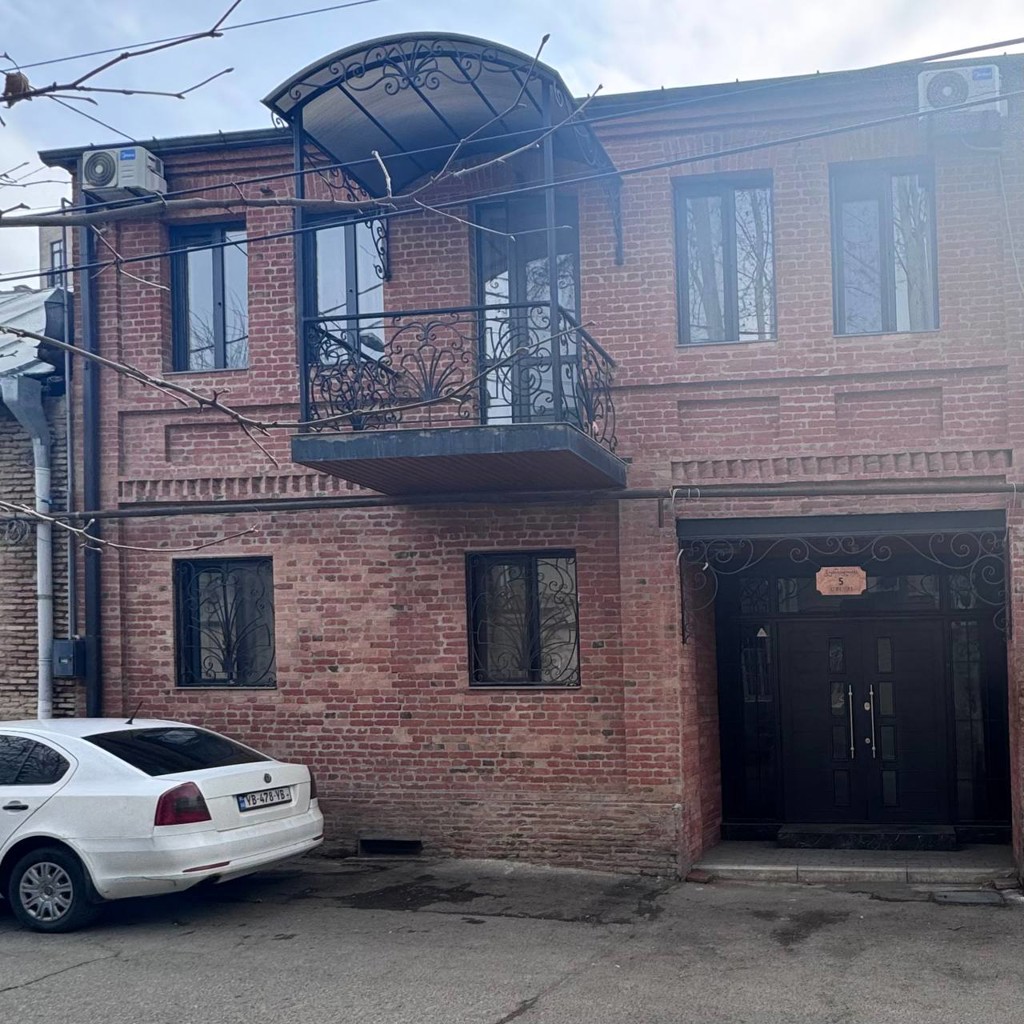 Сосед/Соседка в апартаменты