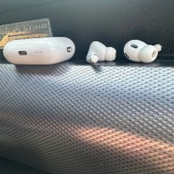 AirPods Pro 2nd generation - фото 2