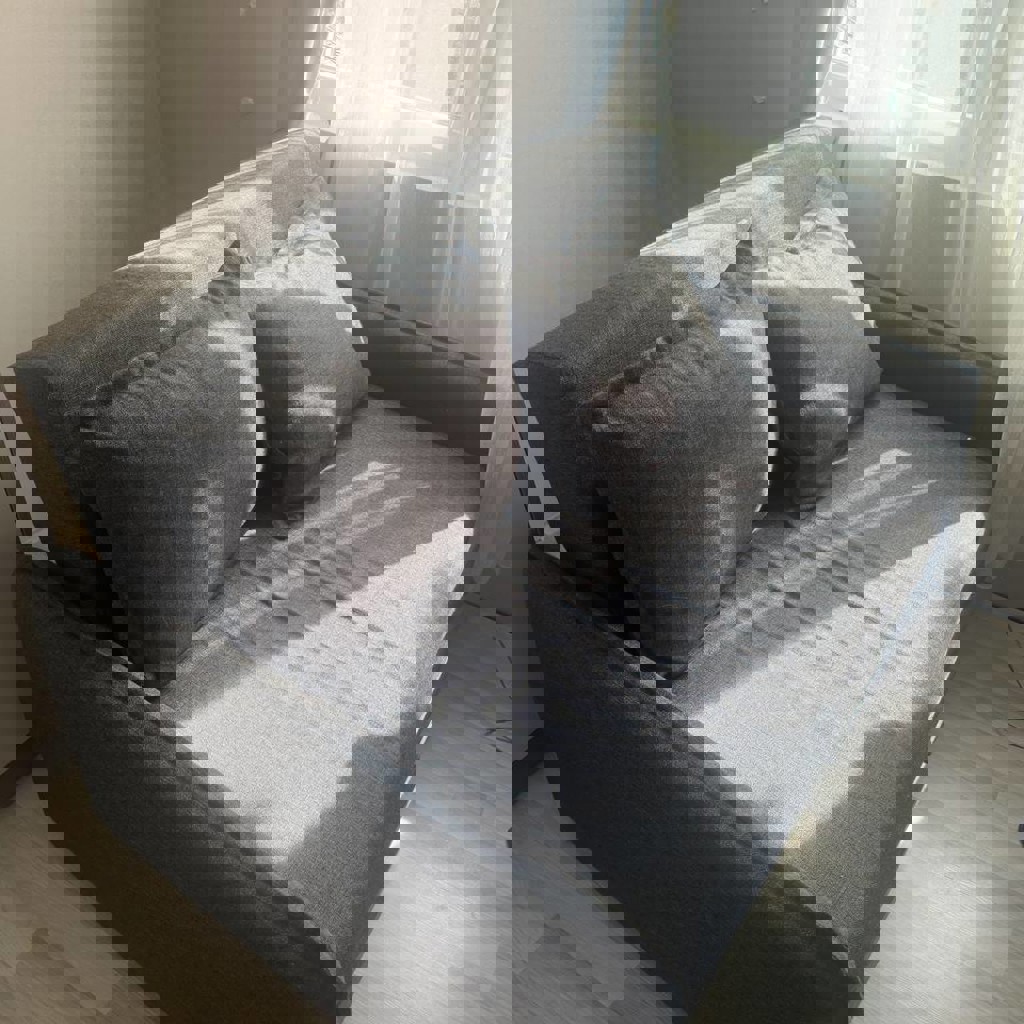 Двухместный раскладываемый диван