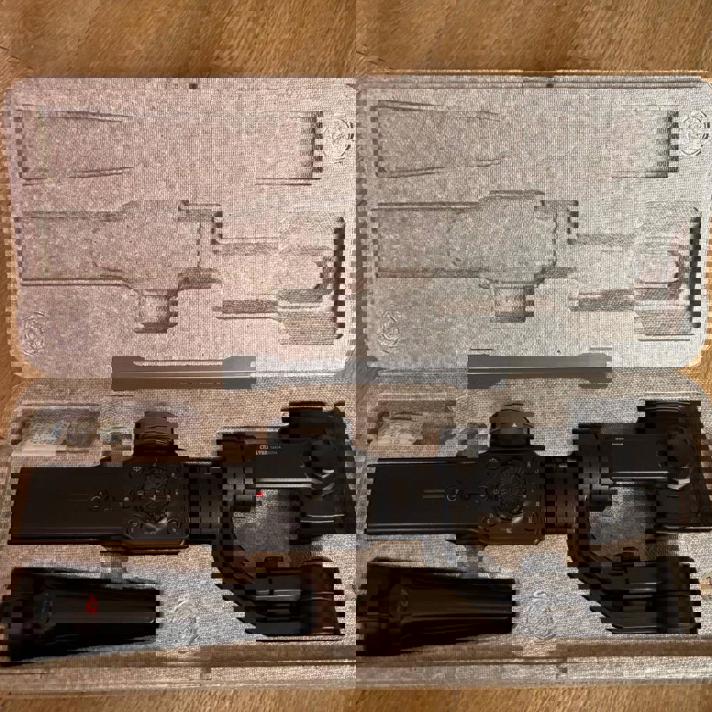 Стабилизатор (гимбл) для смартфона Zhiyun Smooth 4