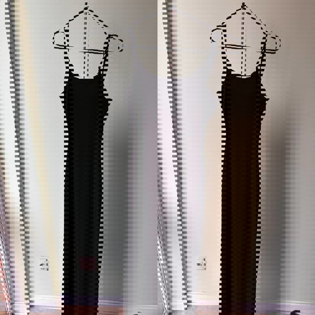 Платье на бретелях