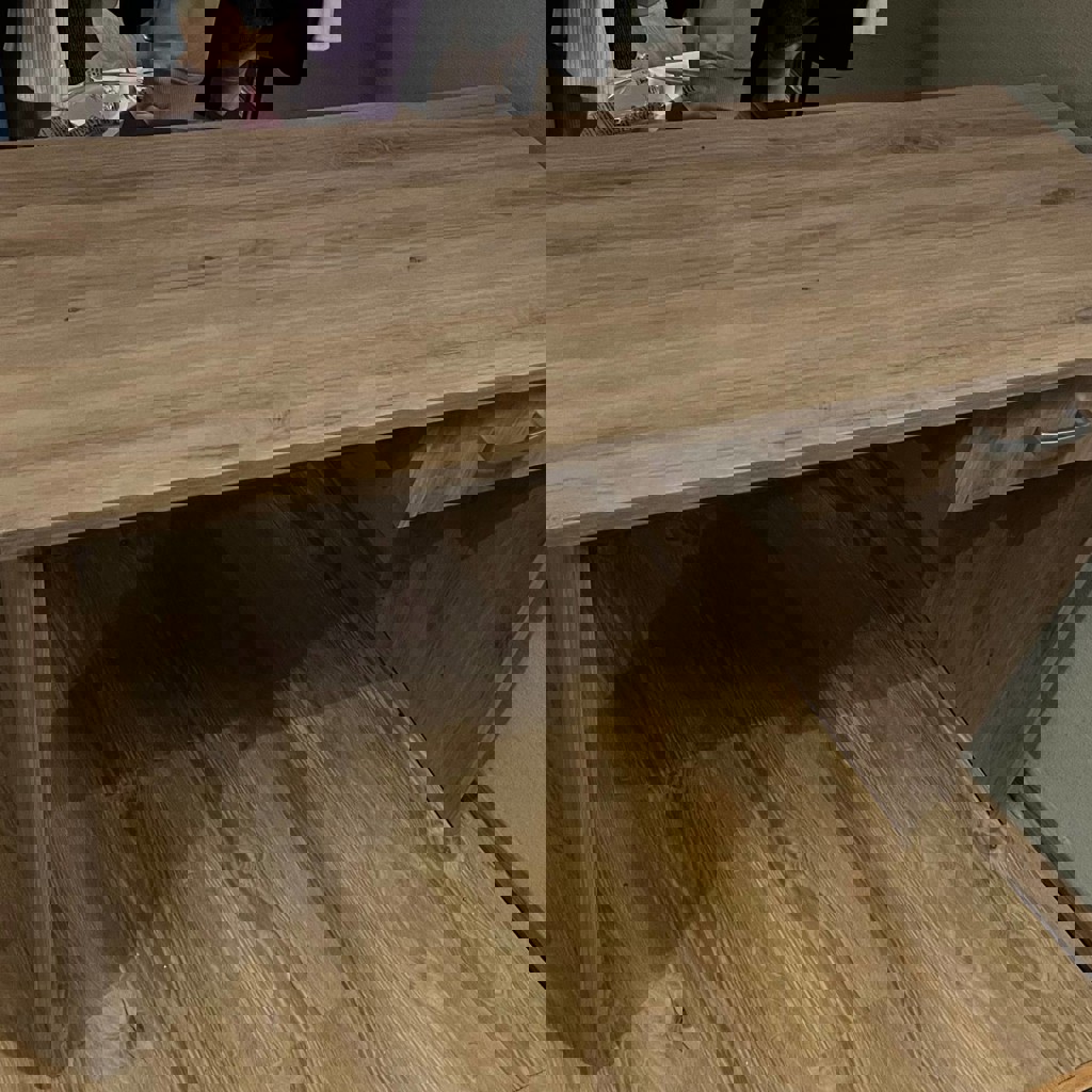 Стол с ящиком