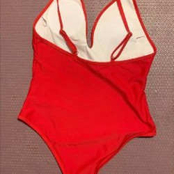 Красный купальник - фото 2