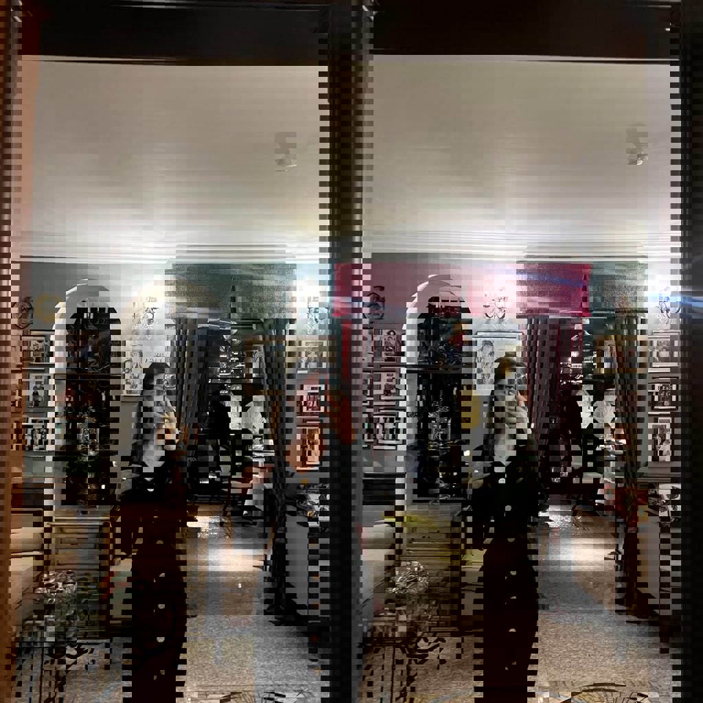 Двойка черная