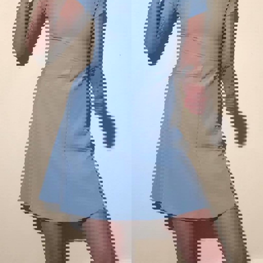 Голубое платье