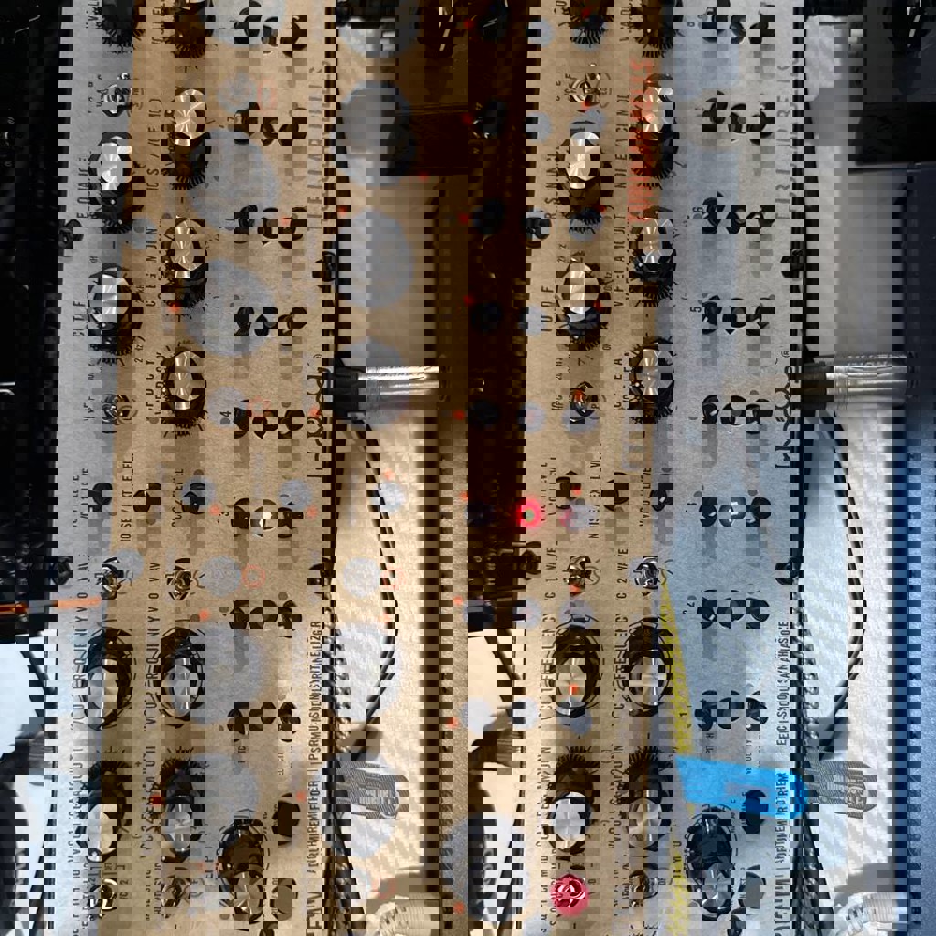 Синт Moog Drummer From Another Mother