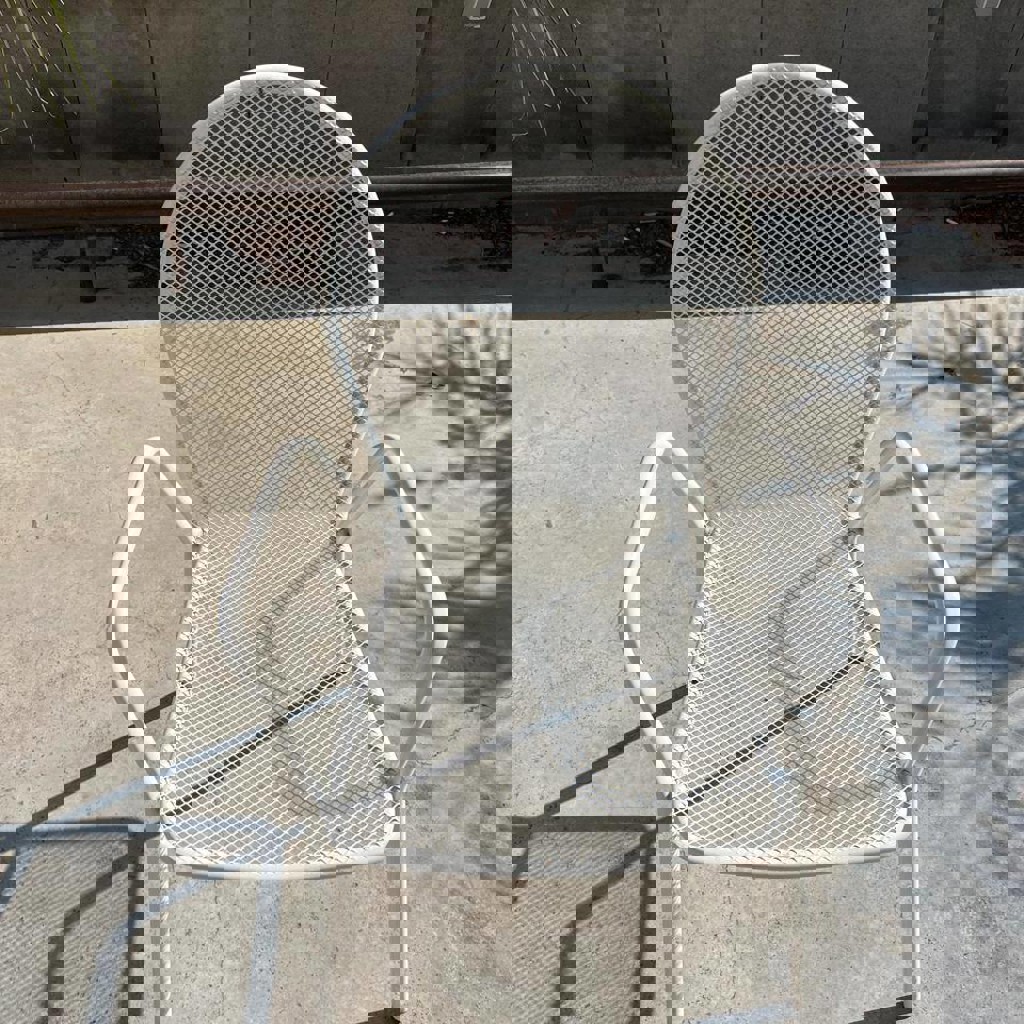 Плетеный стул с тканевой сидушкой