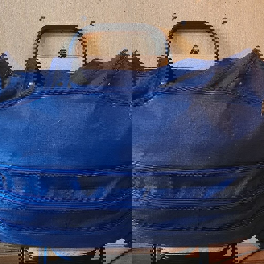 Большая дорожная сумка на колёсах