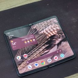 Телефон Google Pixel Fold - фото 6