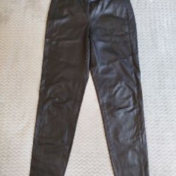 Брюки скинни из эко-кожи - фото 9