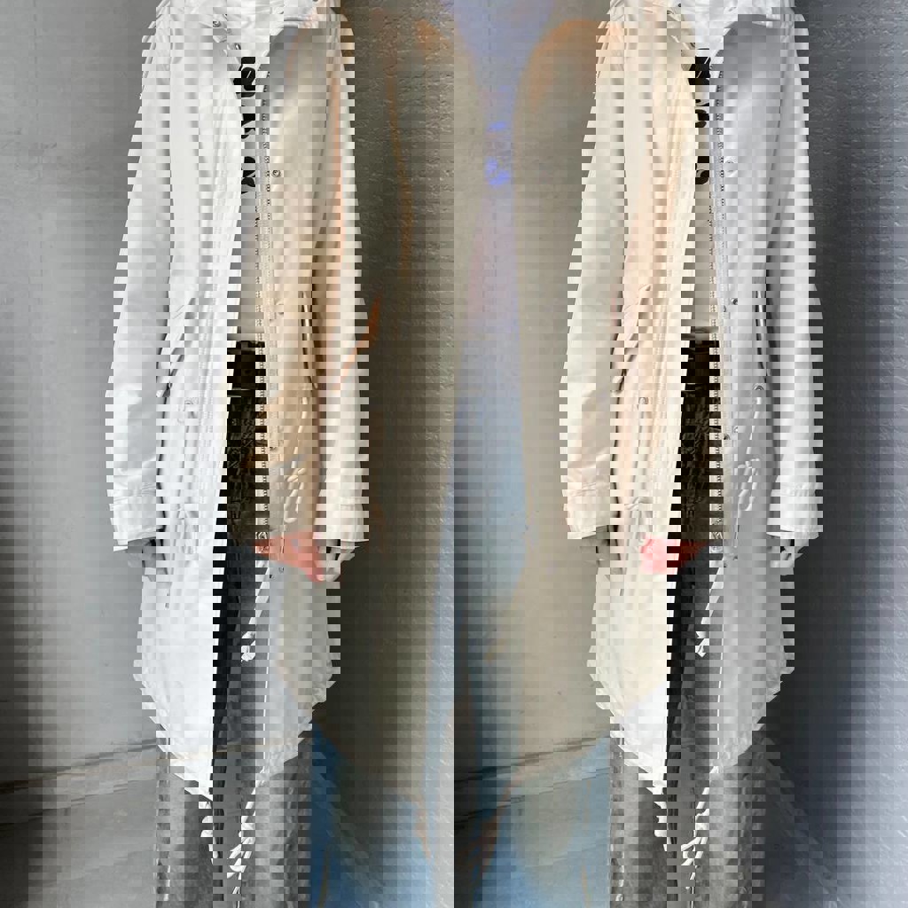 Легкий плащ - дождевик