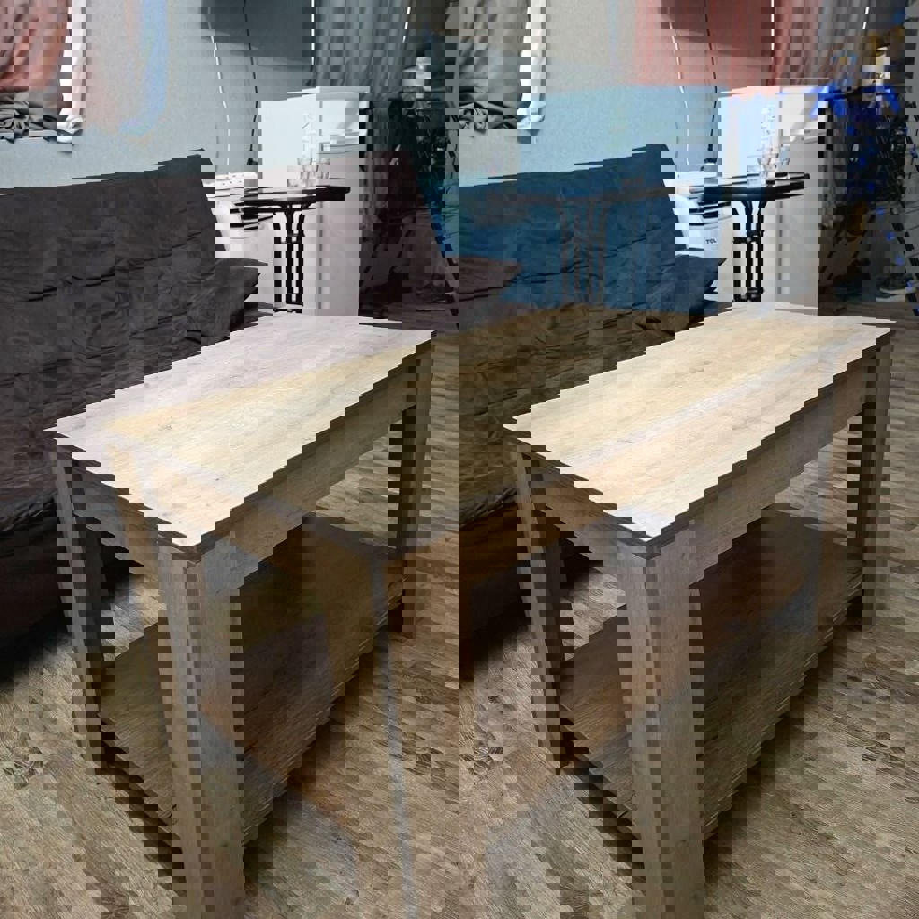 Журнальный столик