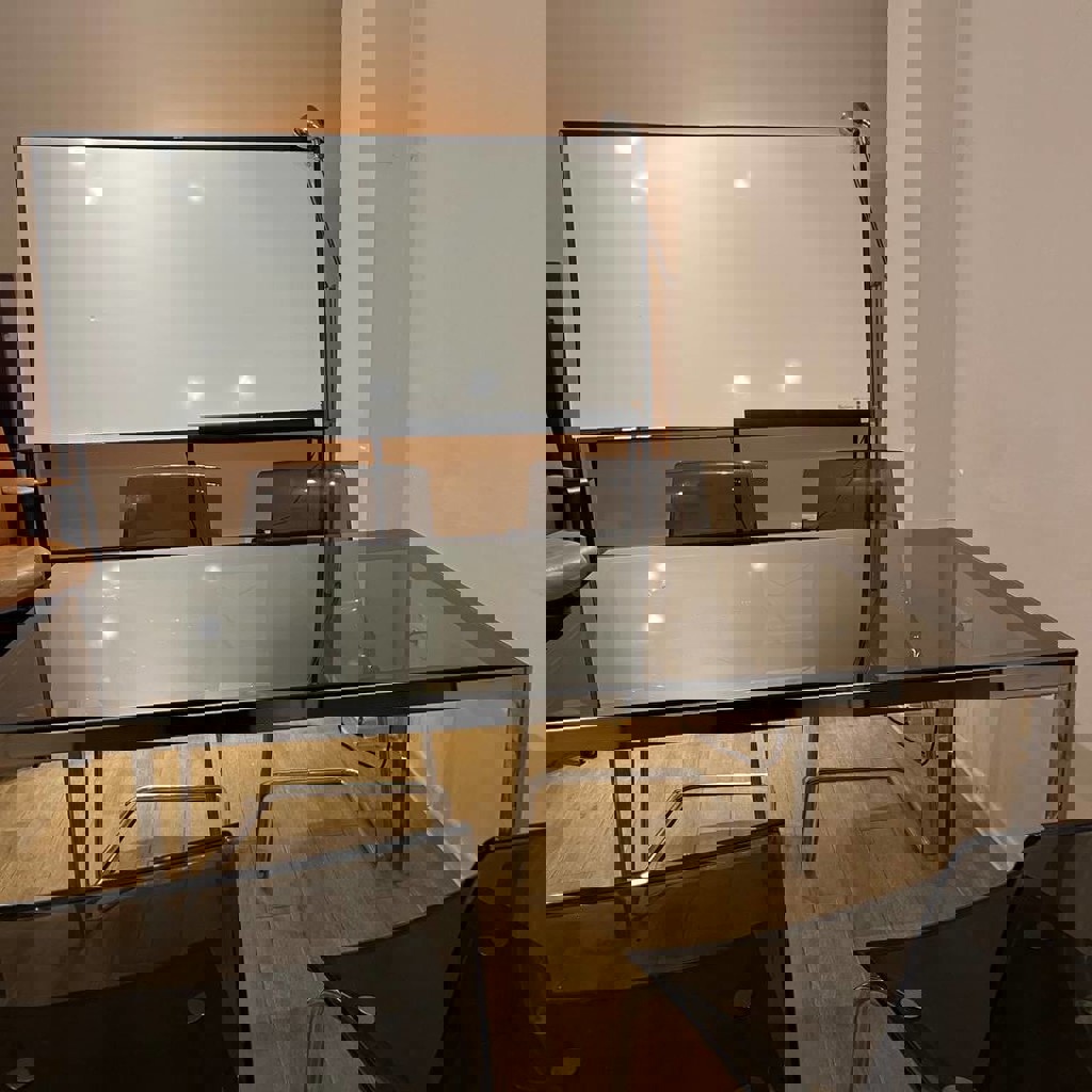 Стол и стулья