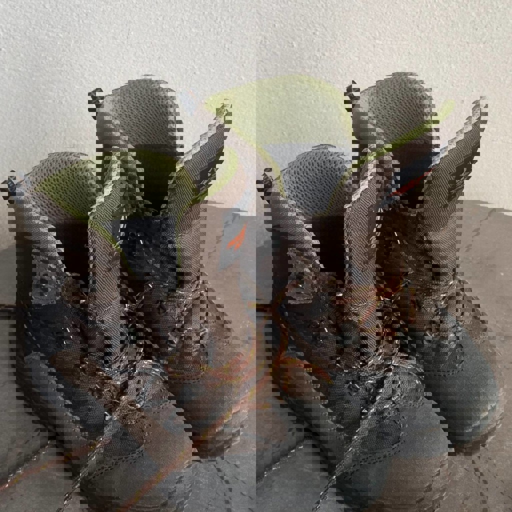 Трекинговые ботинки