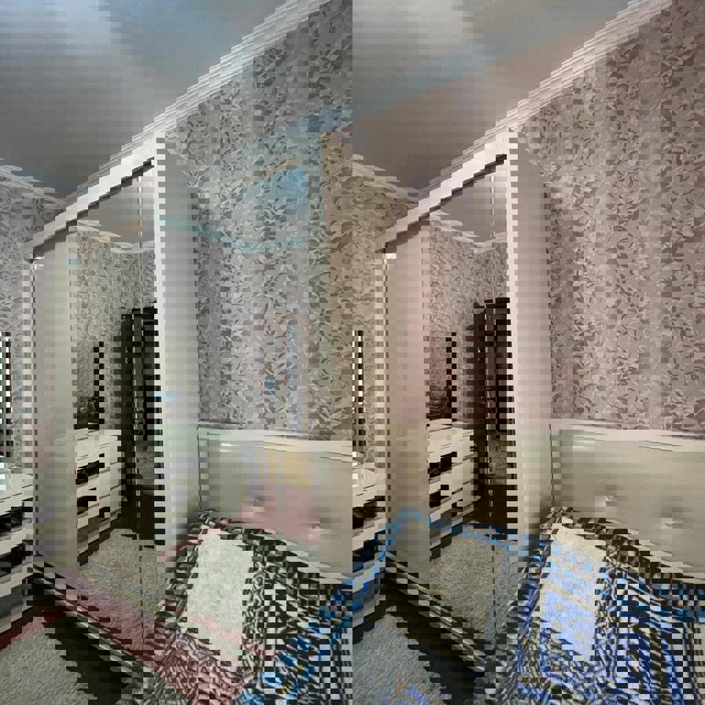 Стол деревянный