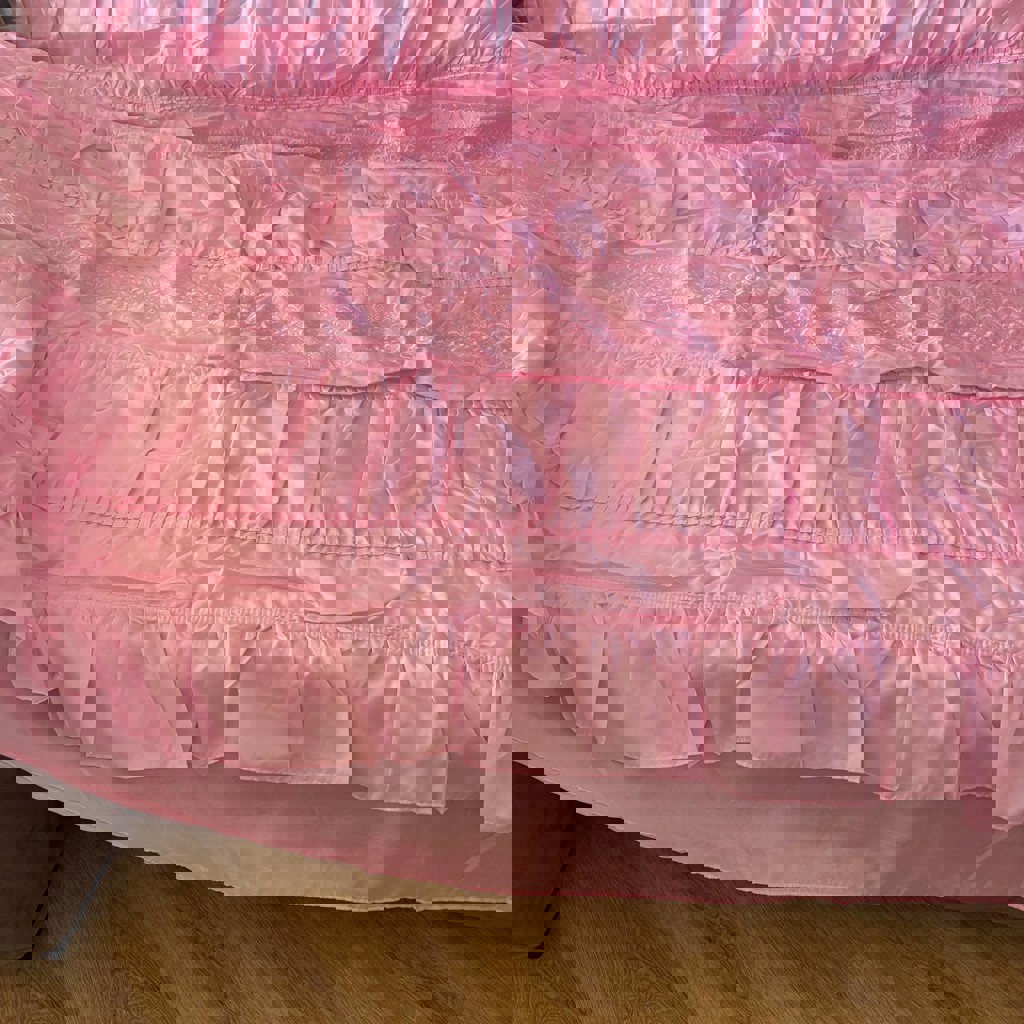 Покрывало с наволочками и шторами