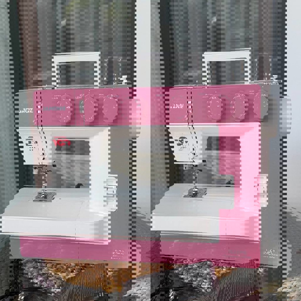 Швейная машинка Janome 1522PG