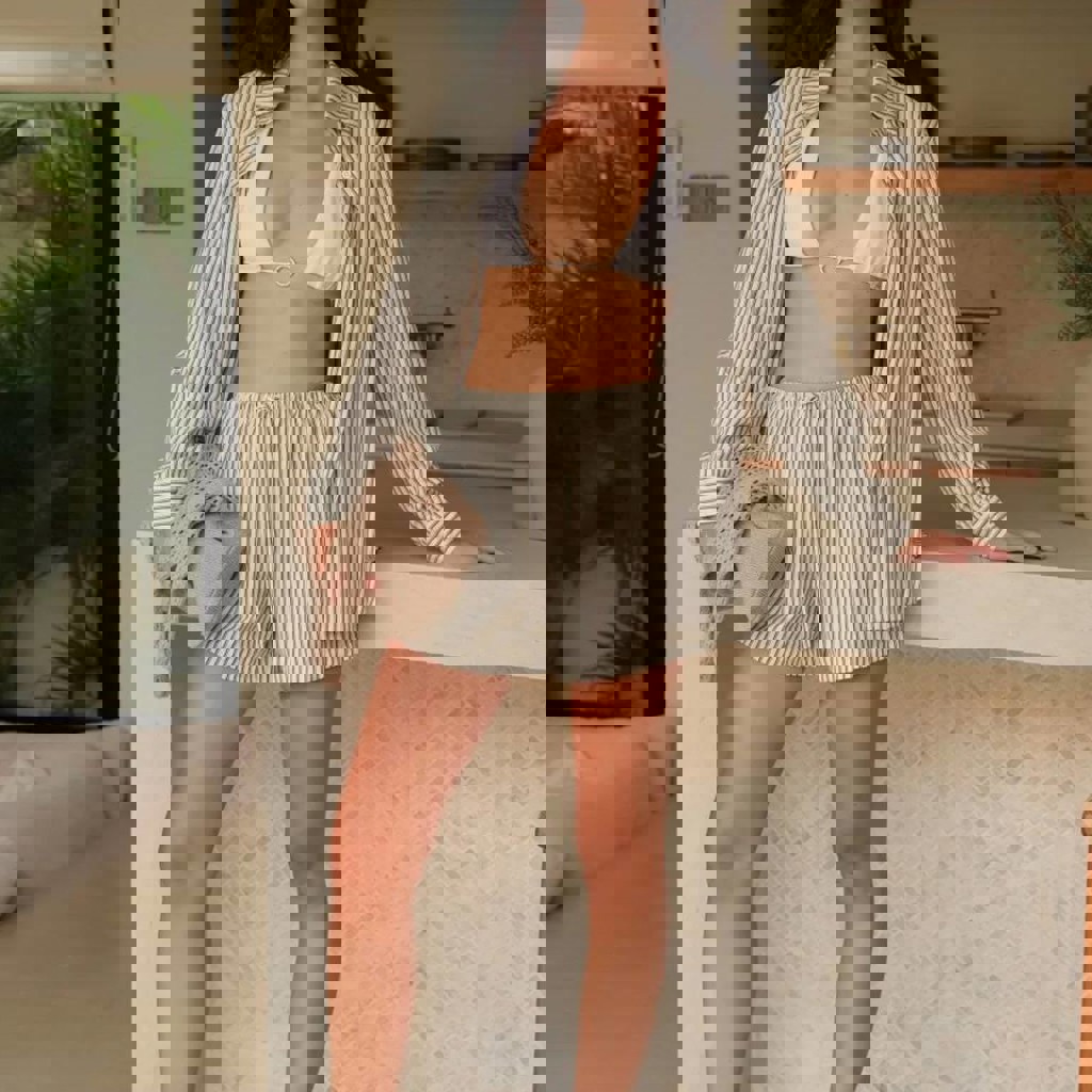 Костюм в полоску