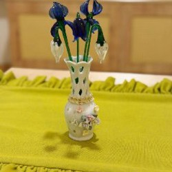 Маленькая ваза со стеклянными цветами - фото 8