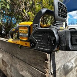 АКБ пила DeWalt DCM575 - фото 1