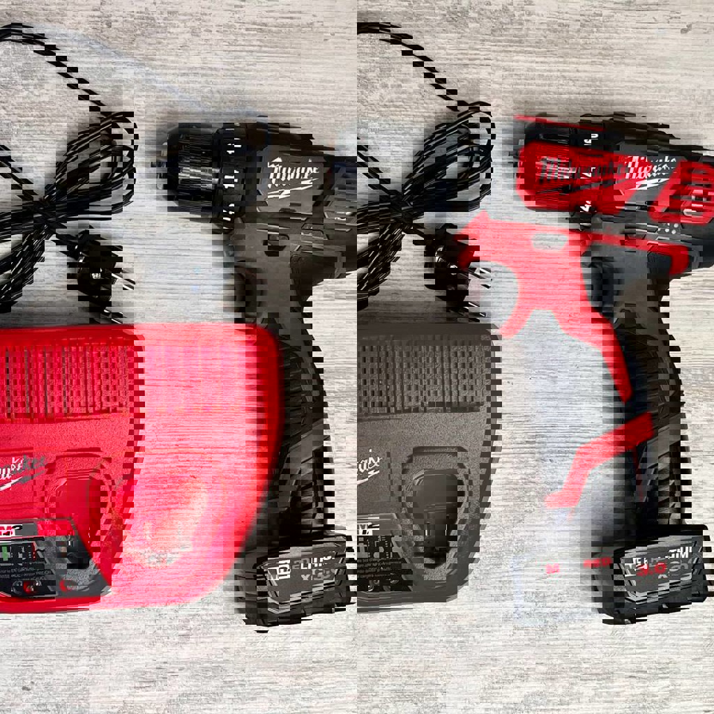 Дрель-шуруповёрт Milwaukee M12 2407-20 Drill Driver