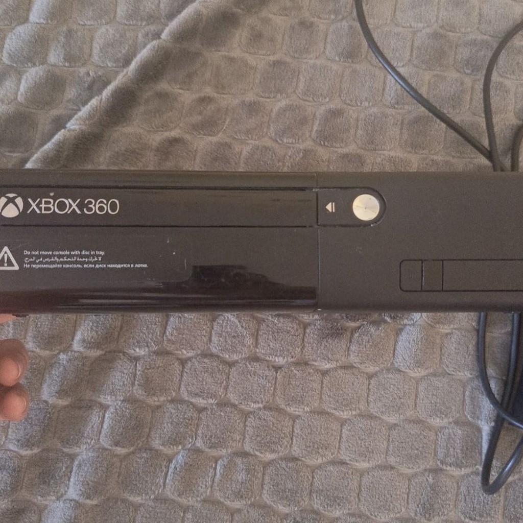 Игровая приставка Xbox 360