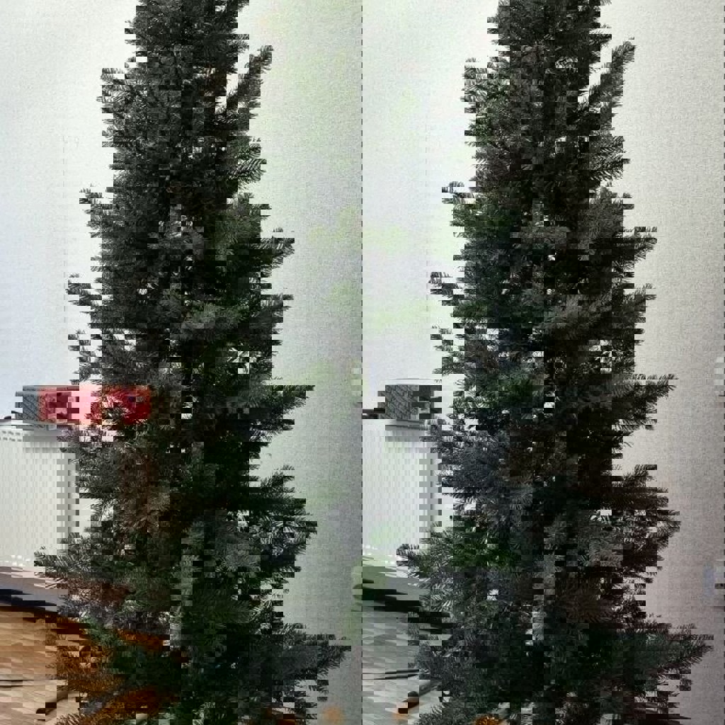 Искусственная елка