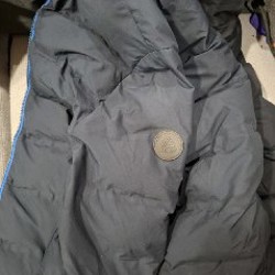 Синяя теплая мужская куртка с капюшоном - фото 2