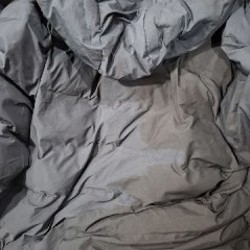 Синяя теплая мужская куртка с капюшоном - фото 3