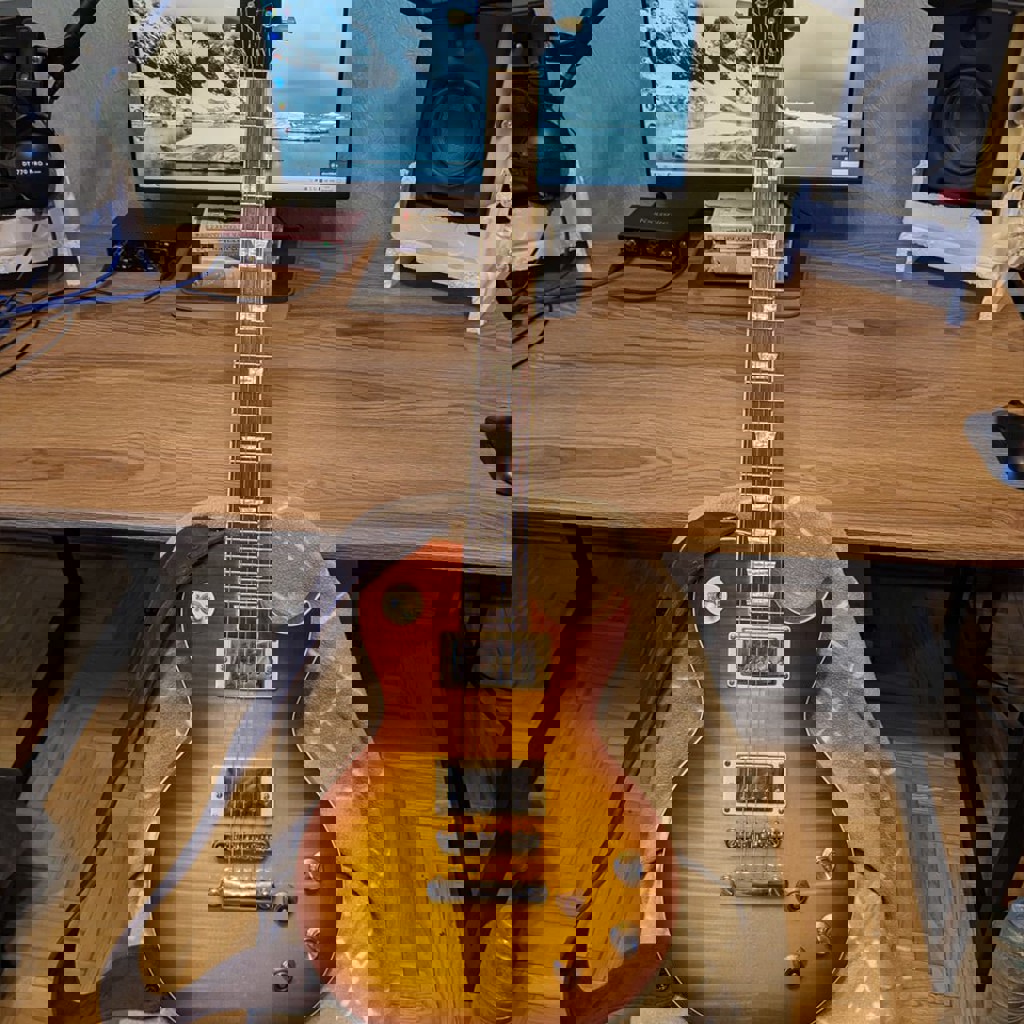 Электрогитара Vintage V100 Reissued