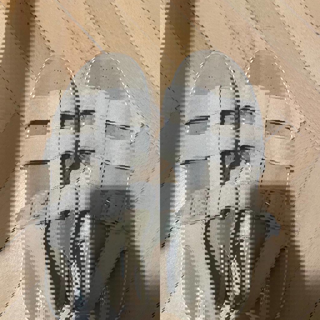 Замшевые сандалии