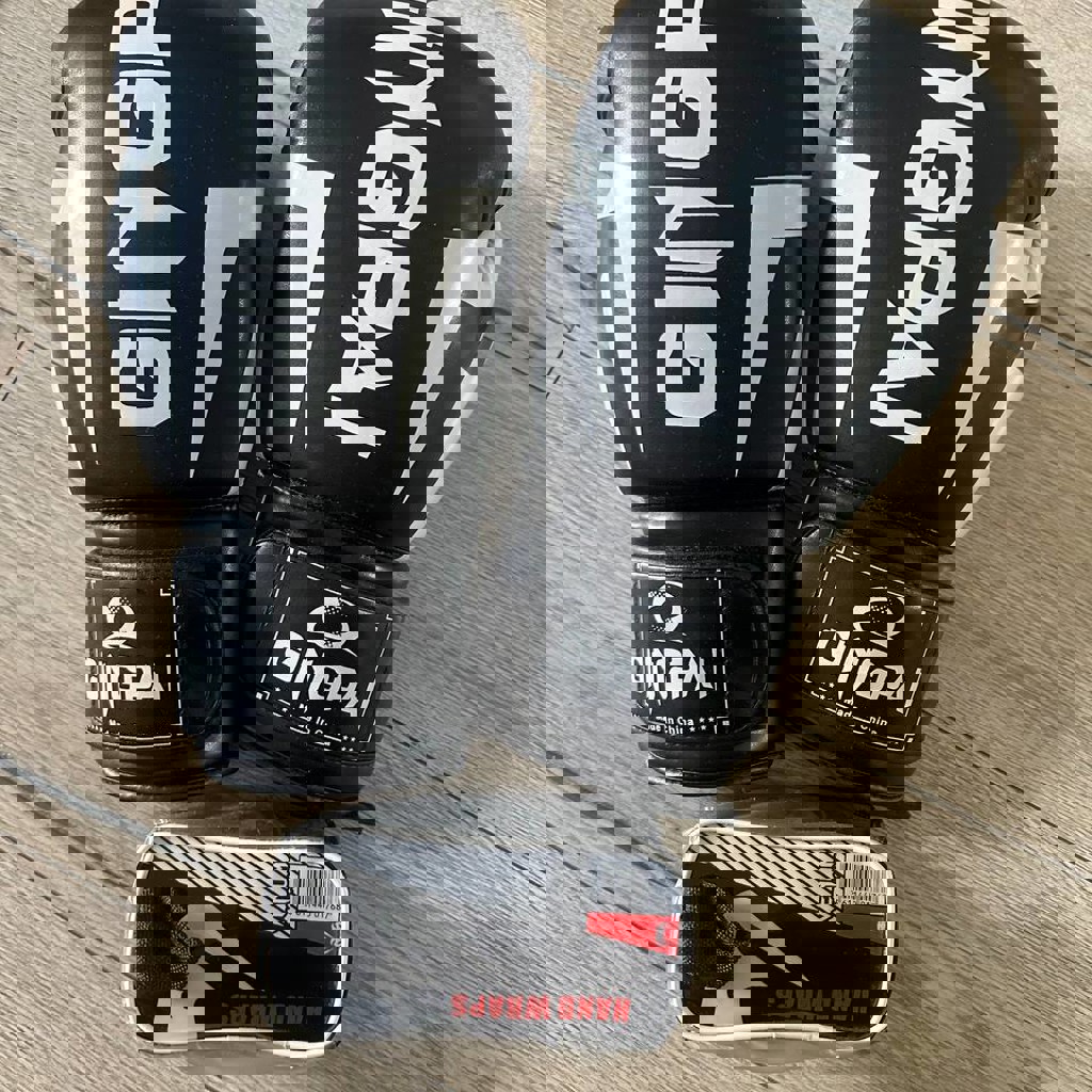 Боксерские перчатки