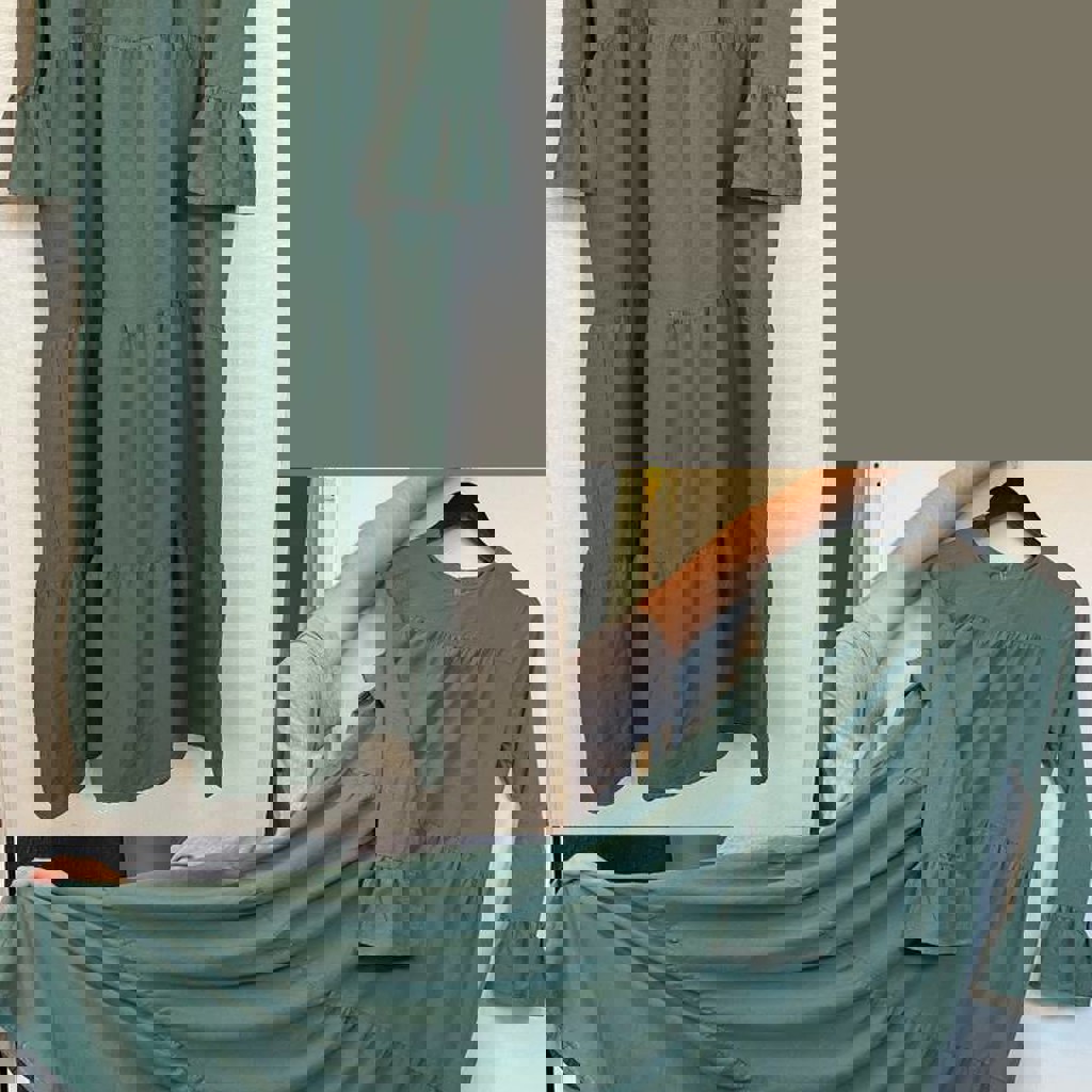 Платье закрытое легкое