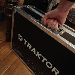 DJ контроллер Native Instruments Traktor S4 mkII - фото 2