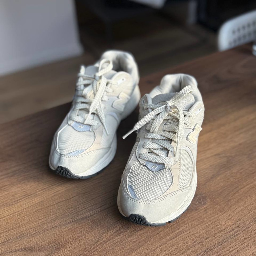 New Balance 2002 R