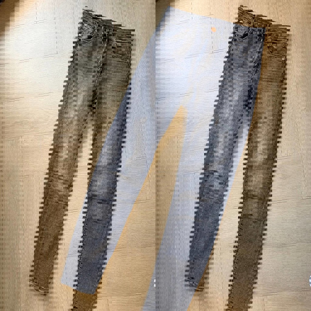 Джинсы Stradivarius