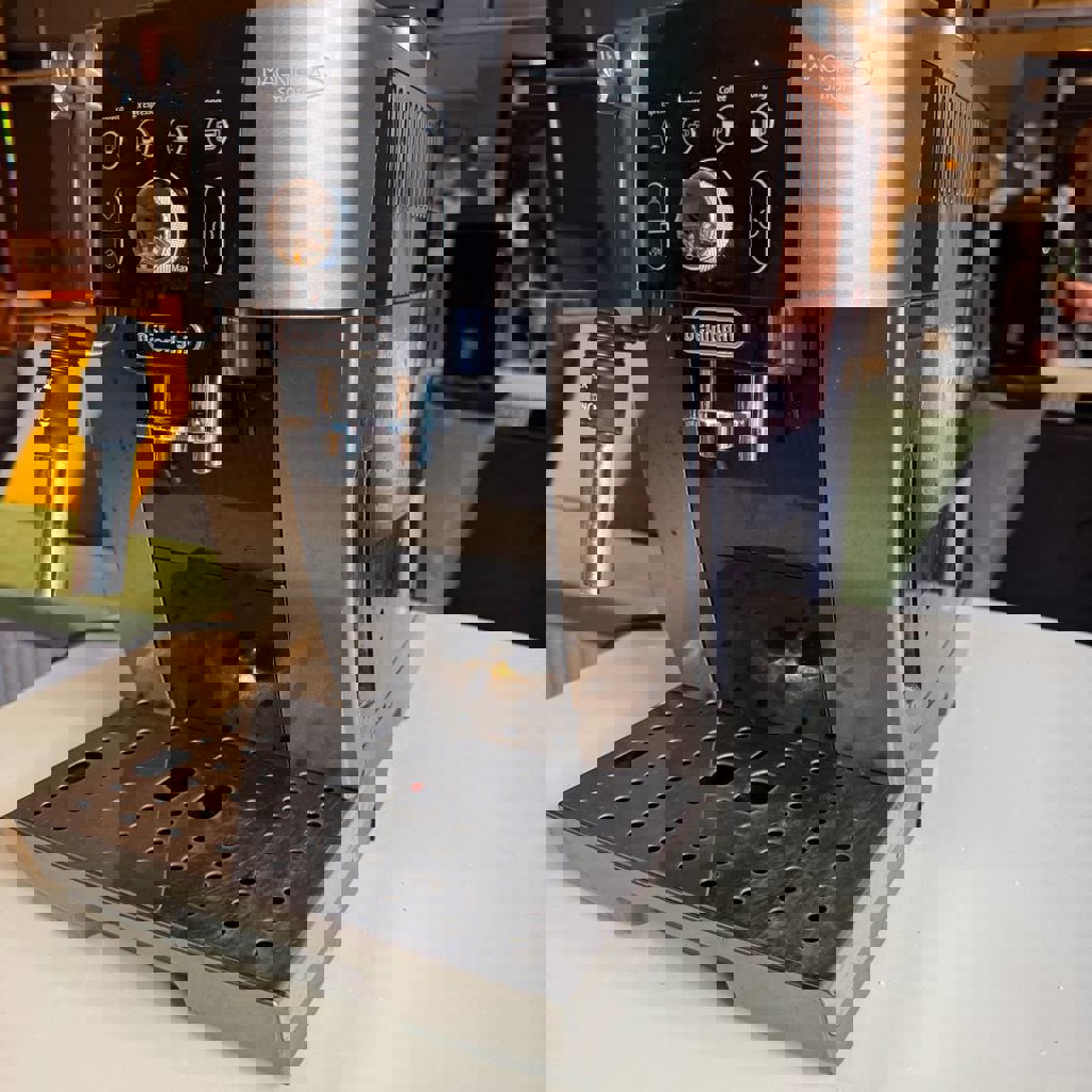 Кофемашина DeLonghi Magnifica S