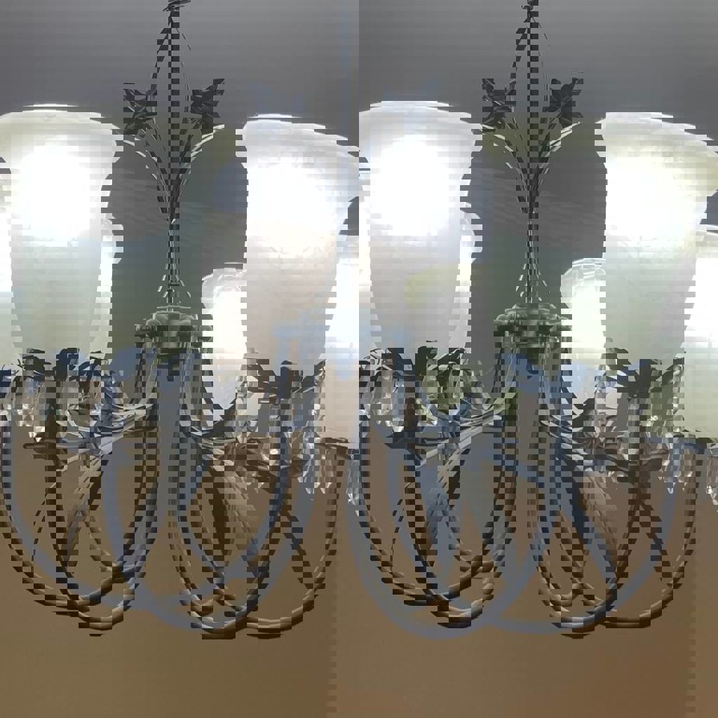 Люстра с виноградными листьями