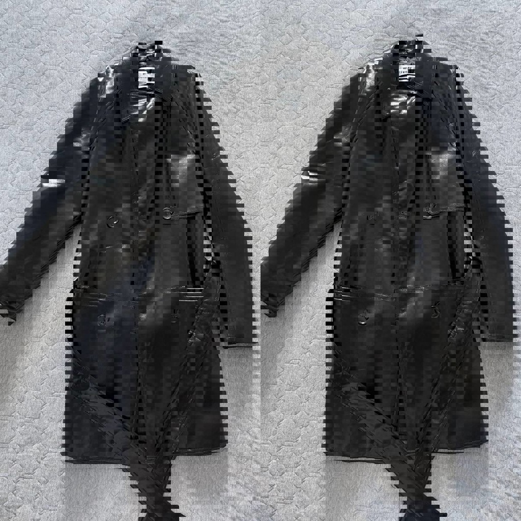 Чёрный виниловый тренч Weekday