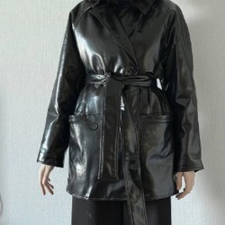 Чёрный виниловый тренч Weekday - фото 3