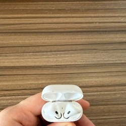 Apple AirPods (1 поколение) - фото 3