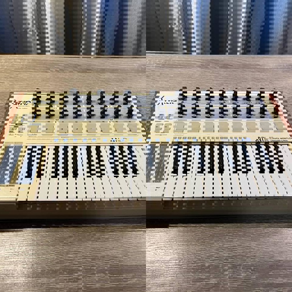 MIDI-клавиатура Arturia