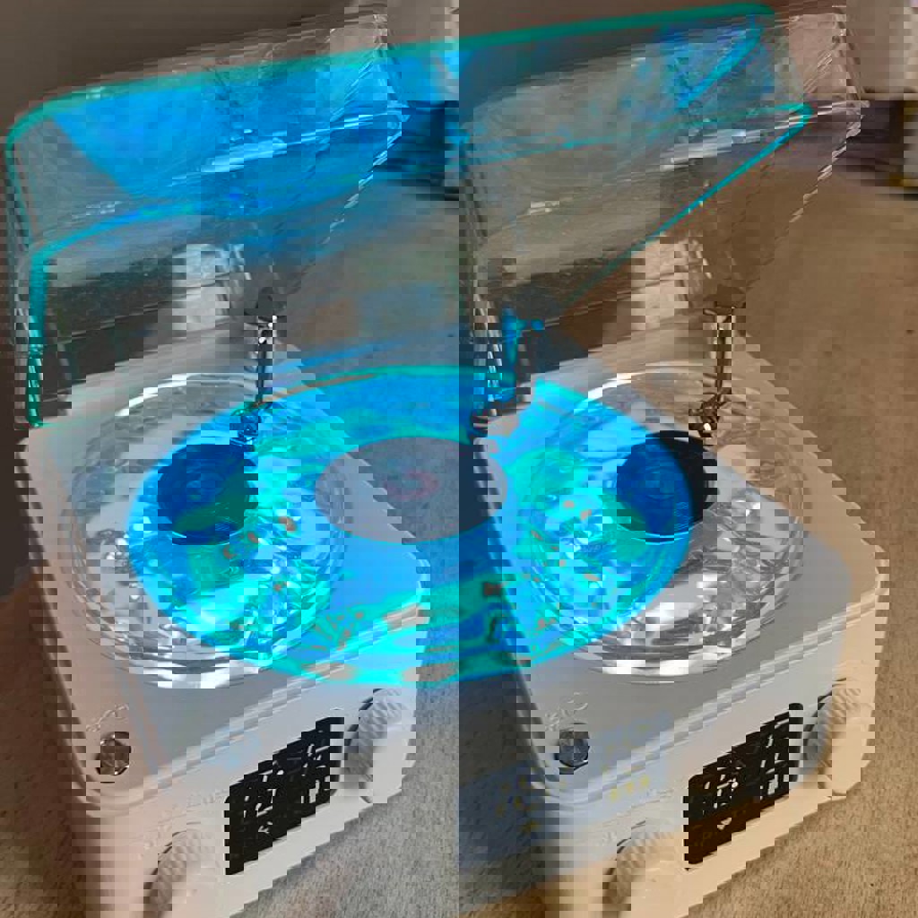 Колонка в виде проигрывателя