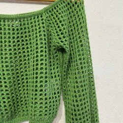 Короткий вязанный свитер - сеточка - фото 3