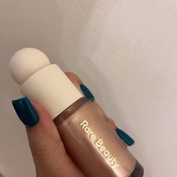 Rare Beauty Highlighter - фото 1