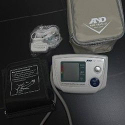 Автоматический тонометр AND UA-777 - фото 1