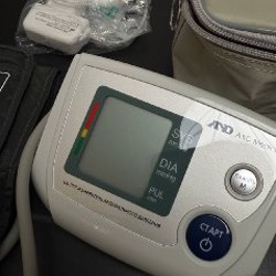 Автоматический тонометр AND UA-777 - фото 2