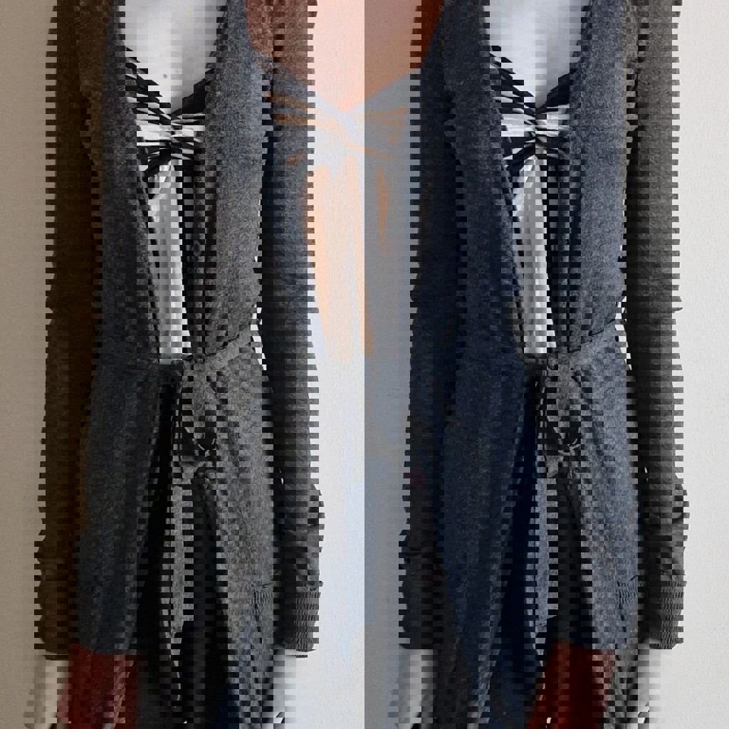 Удлиненная темно-серая кофта