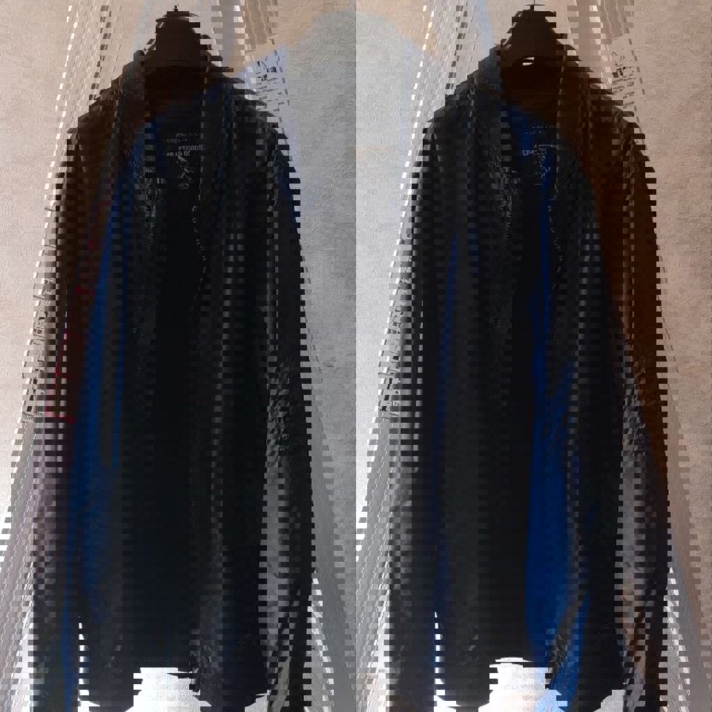 Мужская синяя куртка-ветровка