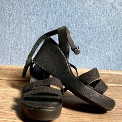 Босоножки на танкетке - фото 2